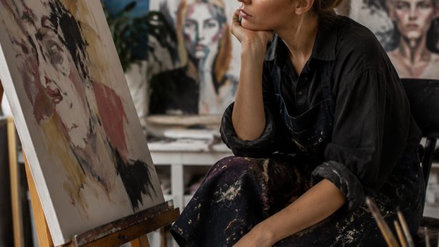 Australian Artist Sparks Contr
